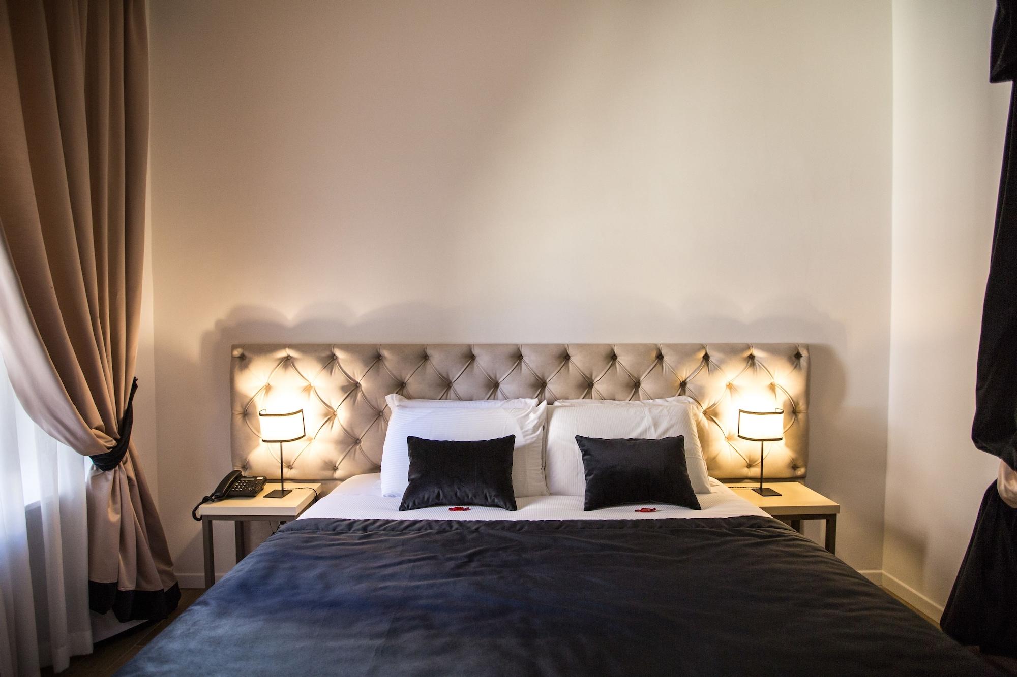 Bed & Breakfast Chic & Town Luxury