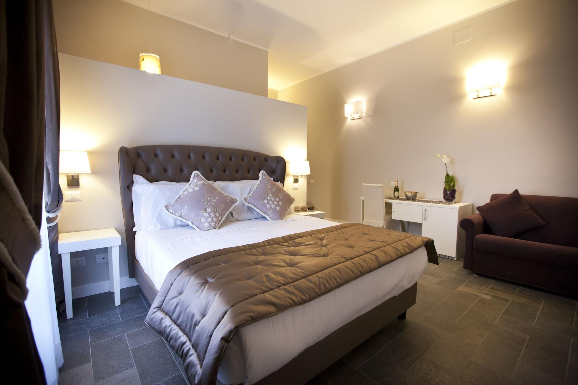 Chic & Town Luxury Bed & Breakfast 2*